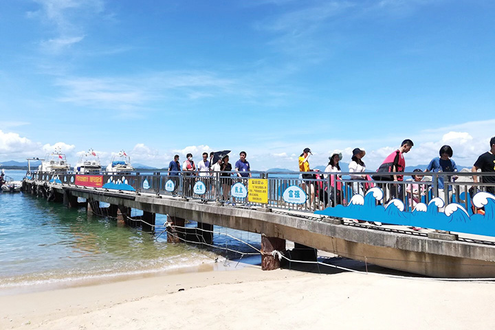 深圳公司团建活动案例_深圳三美森科技公司76人大鹏南澳团建2天游